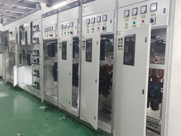 What is the Difference Between PLC Control Cabinets and Traditional Relay Cabinets